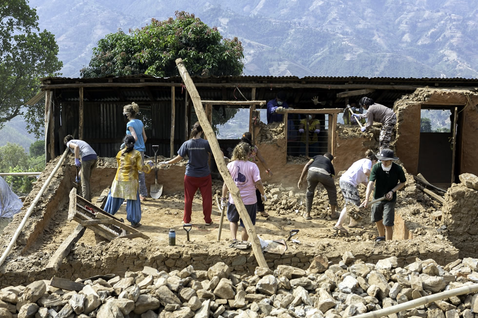 Volunteers Help Locals After Nepal Earthquake